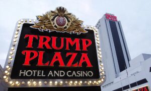 Thành phố Atlantic phá hủy sòng bạc Trump Plaza